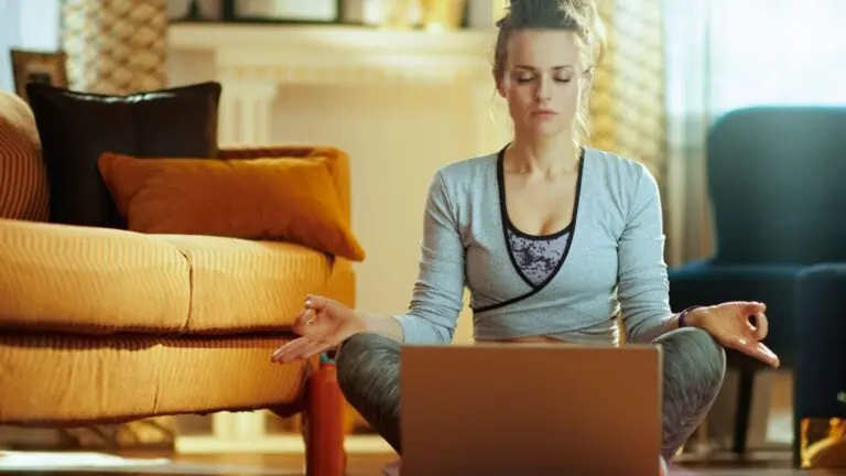 Meditação e Yoga online: 8 dicas para apostar nas práticas