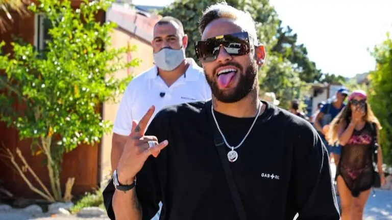 Como foram as férias de Neymar antes de testar positivo para covid-19