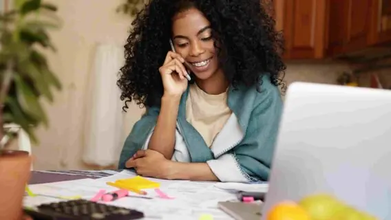 Finanças para quem mora sozinho: saiba como organizar os gastos