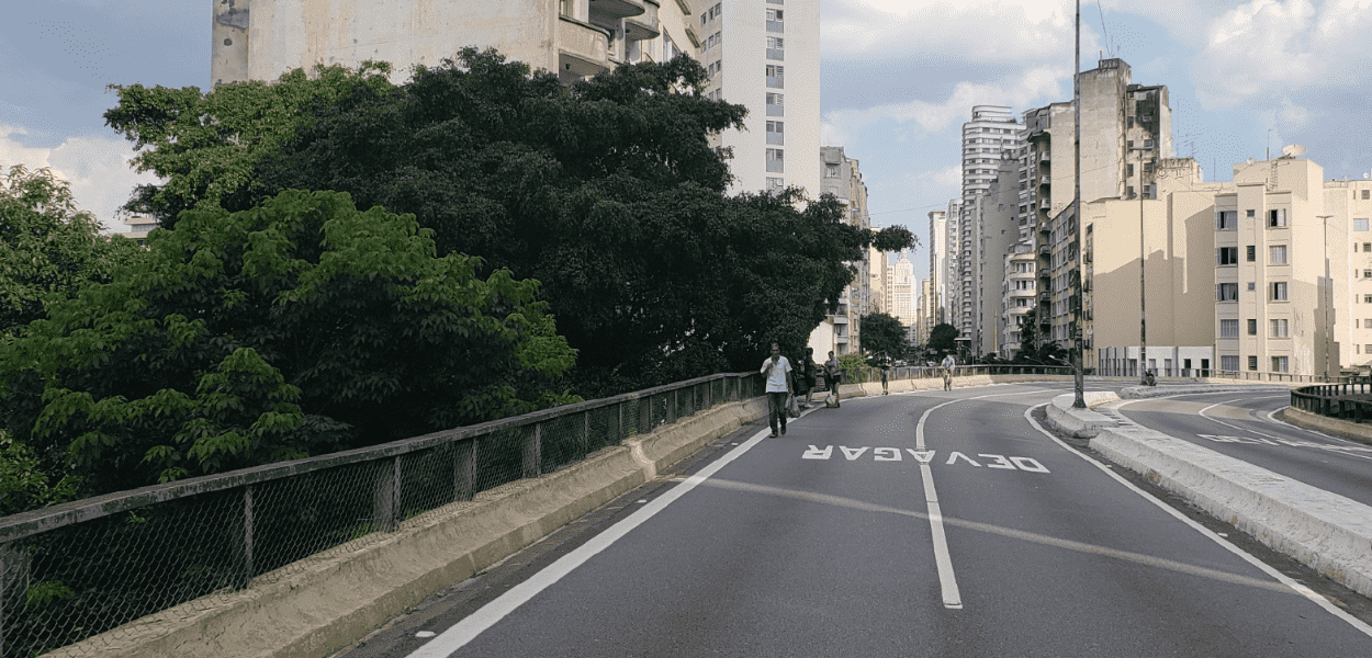 Imagem do Minhocão sp fechado aos finais de semana