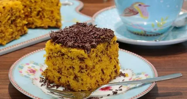 Bolo formigueiro de cenoura 