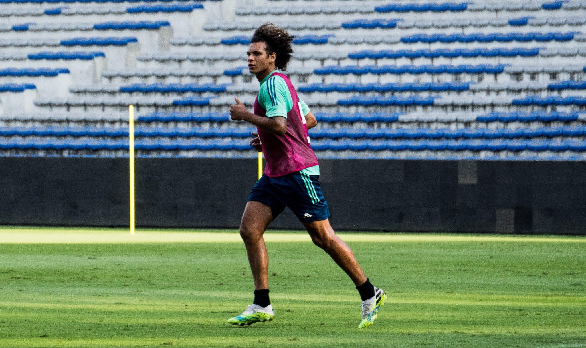 Willian Arão em treino antes do Flamengo enfrentar o Barcelona de Guayaquil
