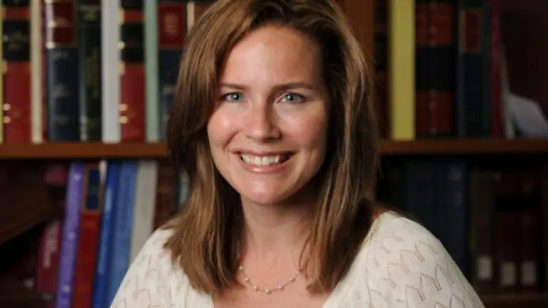 Amy Coney Barrett: quem é a juíza conservadora indicada à Suprema Corte dos EUA