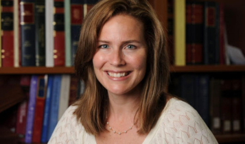 quem é a juíza Amy Coney Barrett