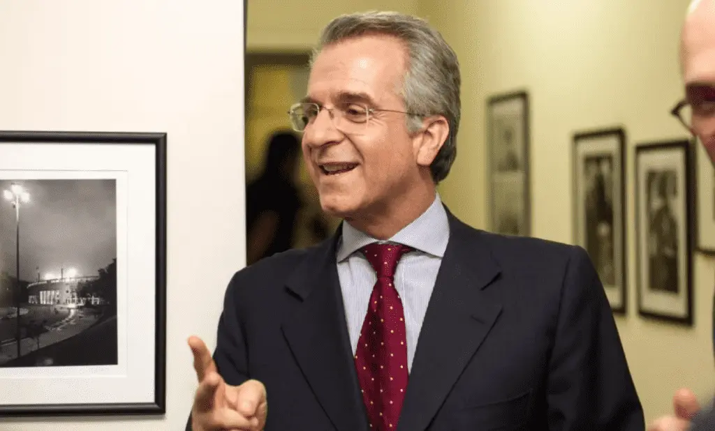 Foto mostra o candidato Andrea Matarazzo