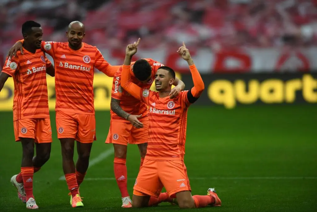 Thiago Galhardo é destaque