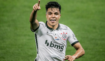 Corinthians vence Bahia por 3 a 2 e se afasta da zona de rebaixamento no Brasileirão Roni comemora primeiro gol pelo Corinthians