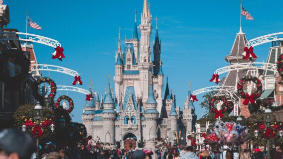 Disney corta 28.000 empregos em parques temáticos dos EUA