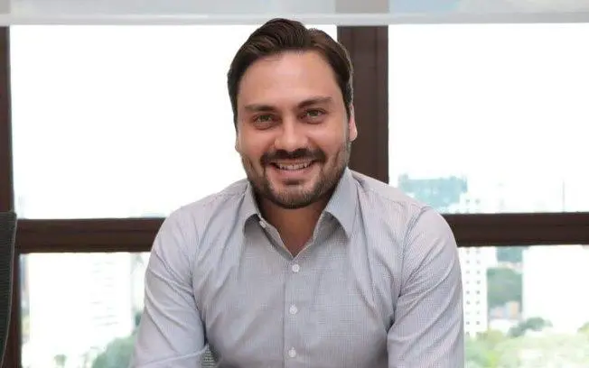 Foto mostra o candidato Filipe Sabará