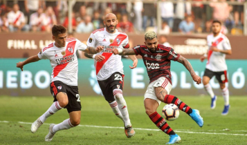 Gabigol marcando gol do título do Flamengo em 2019