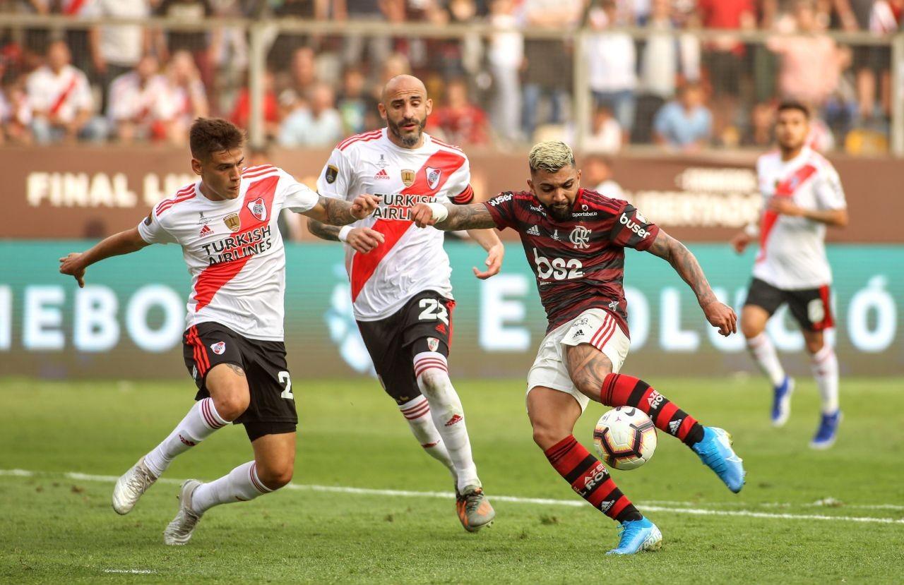 Gabigol marcando gol do título do Flamengo em 2019