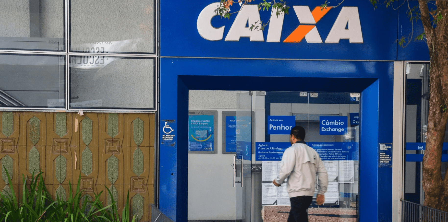 Foto mostra uma agência da Caixa Federal