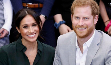 Harry e Meghan assinam contrato