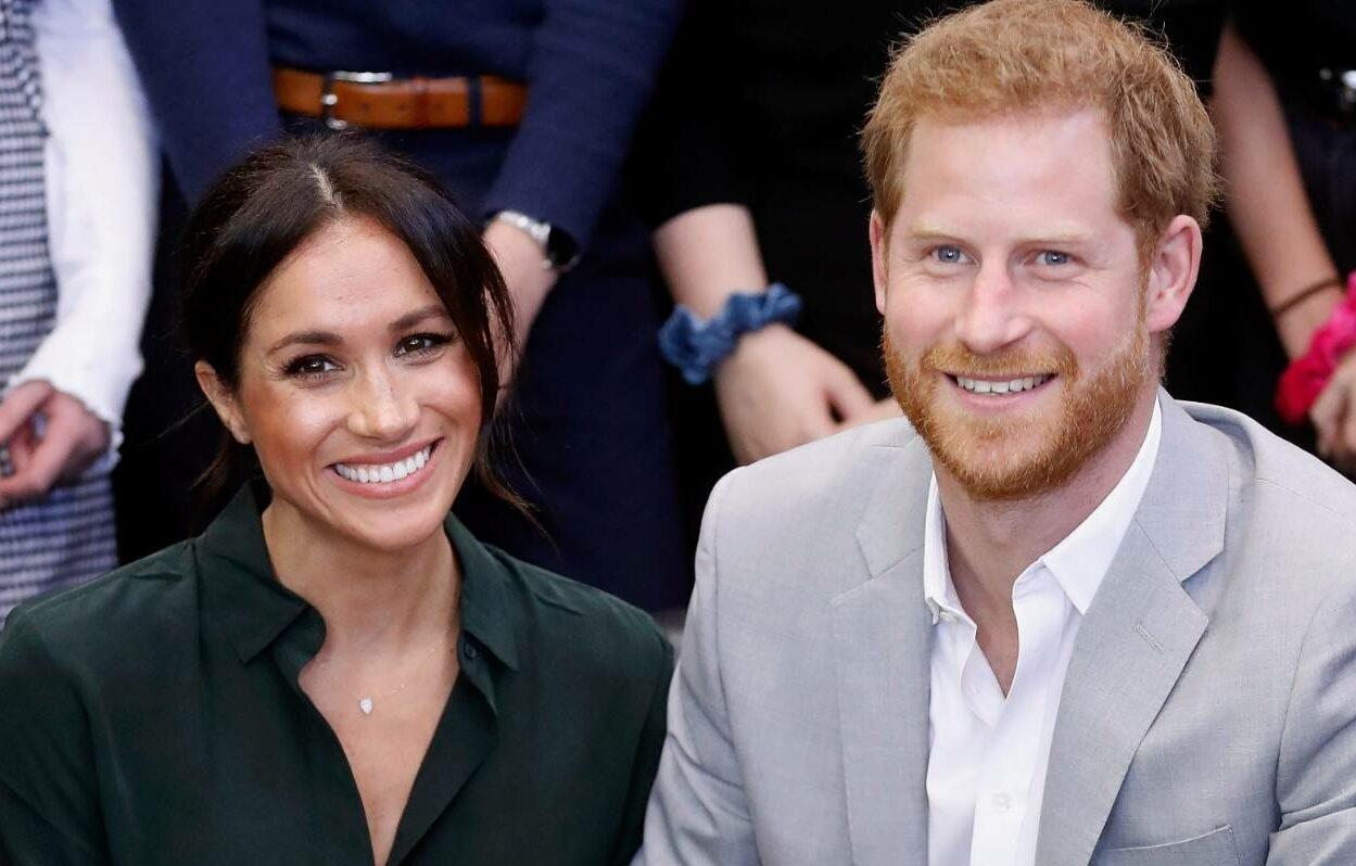Harry e Meghan assinam contrato