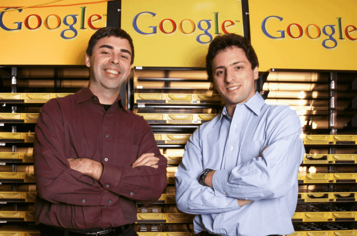 Foto mostra os fundadores da empresa bilionária Google em empresas que começaram do zero