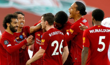 Liverpool defende o título da Premier League