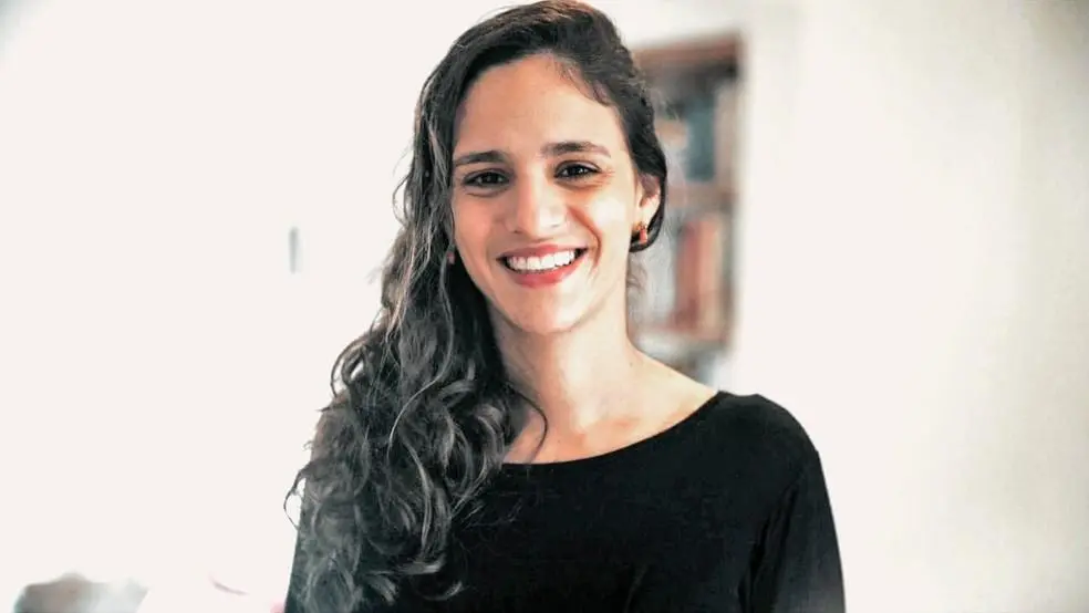 Foto mostra Marina Helou, candidata.