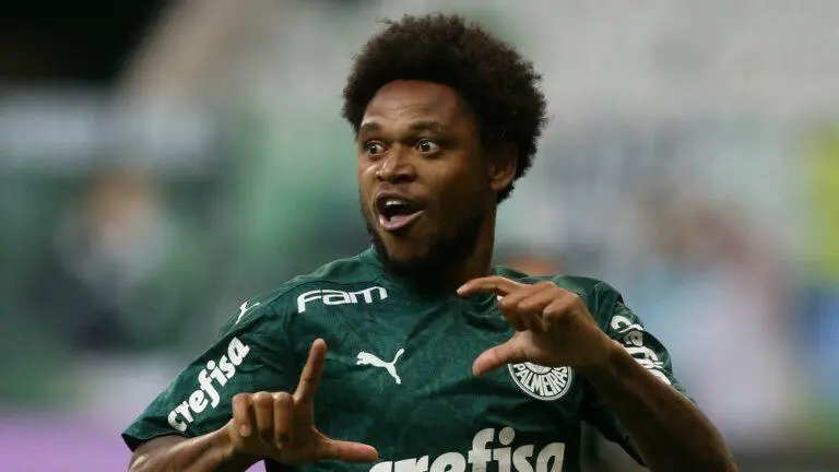 Palmeiras vence Corinthians por 2 a 0 e quebra jejum na Neo Química Arena