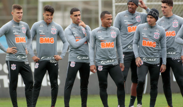 Sport x Corinthians: o que esperar e onde assistir o jogo dessa quarta Jogadores do Corinthians em treinamento
