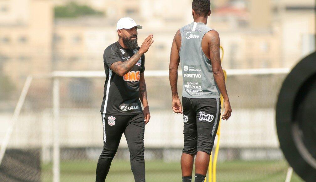 Dyego Coelho conduz treino do Corinthians para Fluminense x Corinthians