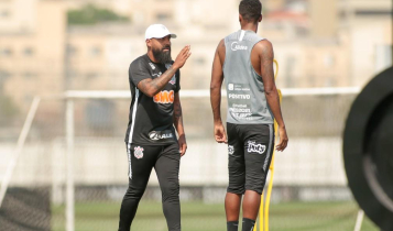 Dyego Coelho conduz treino do Corinthians para Fluminense x Corinthians
