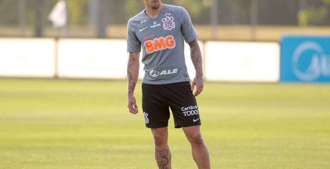 Gustavo Mosquito em treino pelo Corinthians