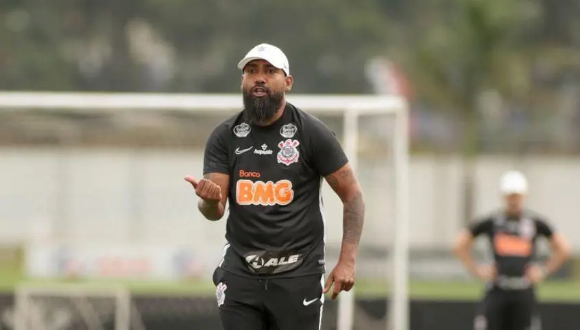 Coelho em treino pelo Corinthians