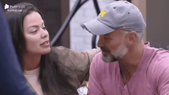 A Fazenda 2020: Mateus Carrieri se declara e revela com qual peoa ficaria