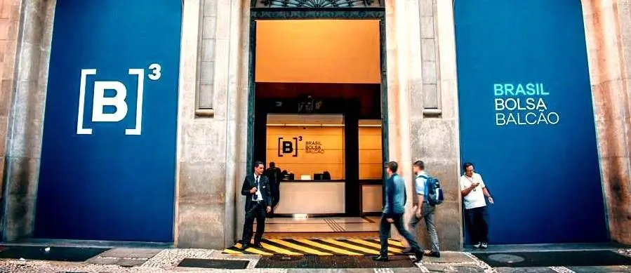 porta do prédio da B3, onde se compra ações