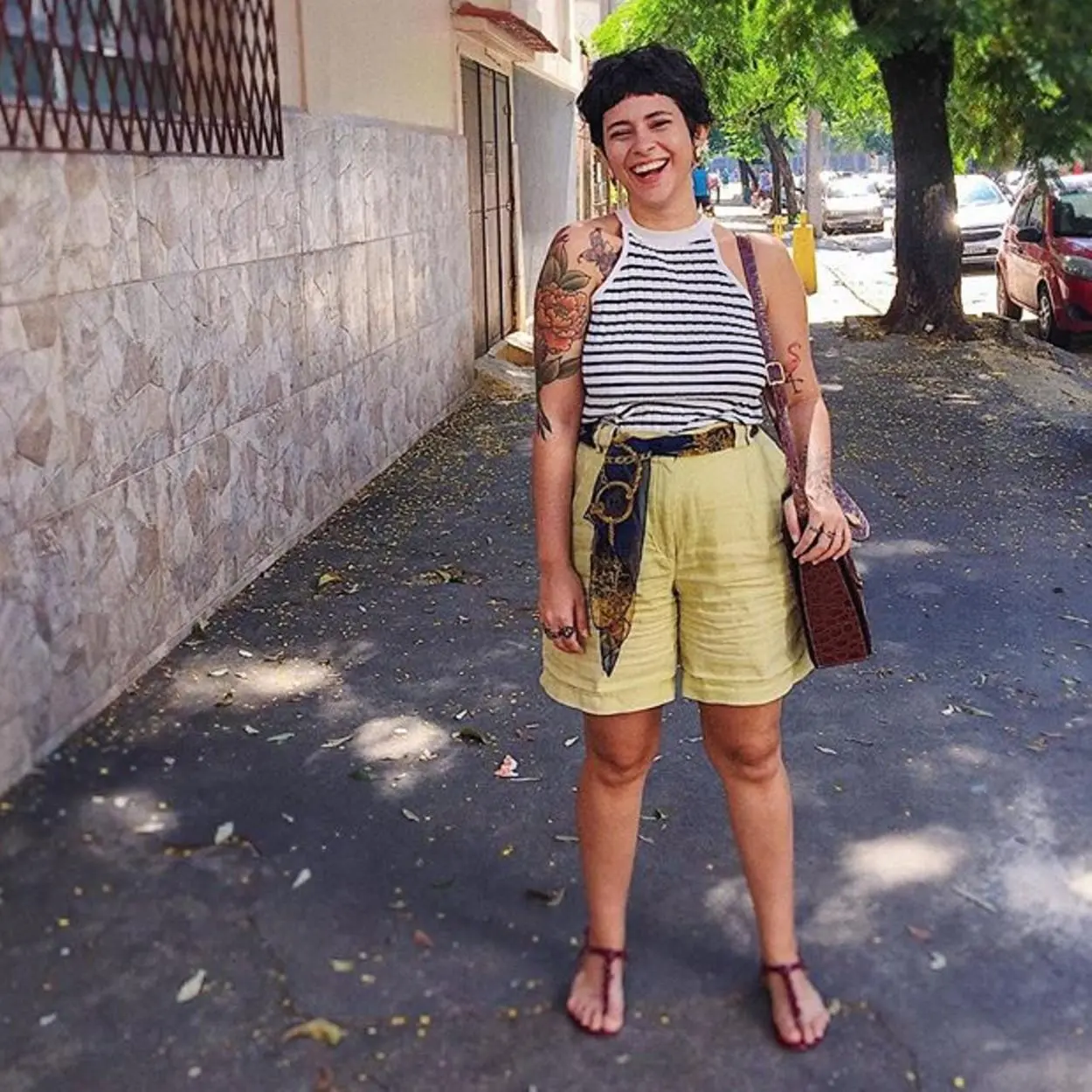 Bermuda com lenço como cinto