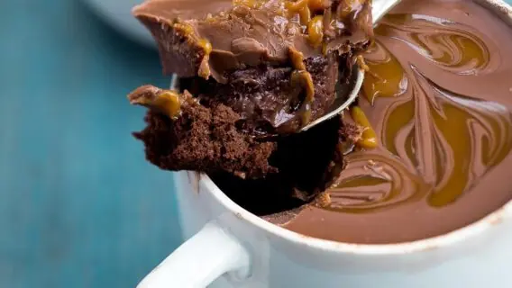 Bolo de caneca: 7 receitas deliciosas para uma pessoa só