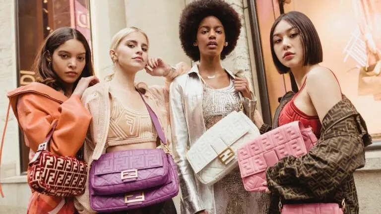 A bolsa baguete voltou! Aprenda como montar looks com o modelo