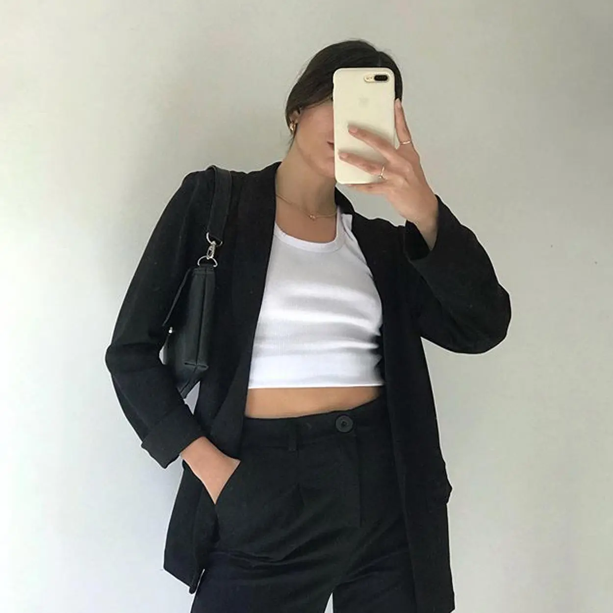 Bolsa baguete com blazer escuro Bolsa baguete com blazer preto