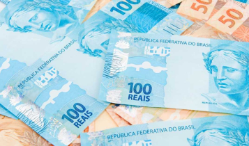 Saiba como comprar ações do Ibovespa por menos de R$ 100 notas de R$ 100 e R$ 50 espalhadas