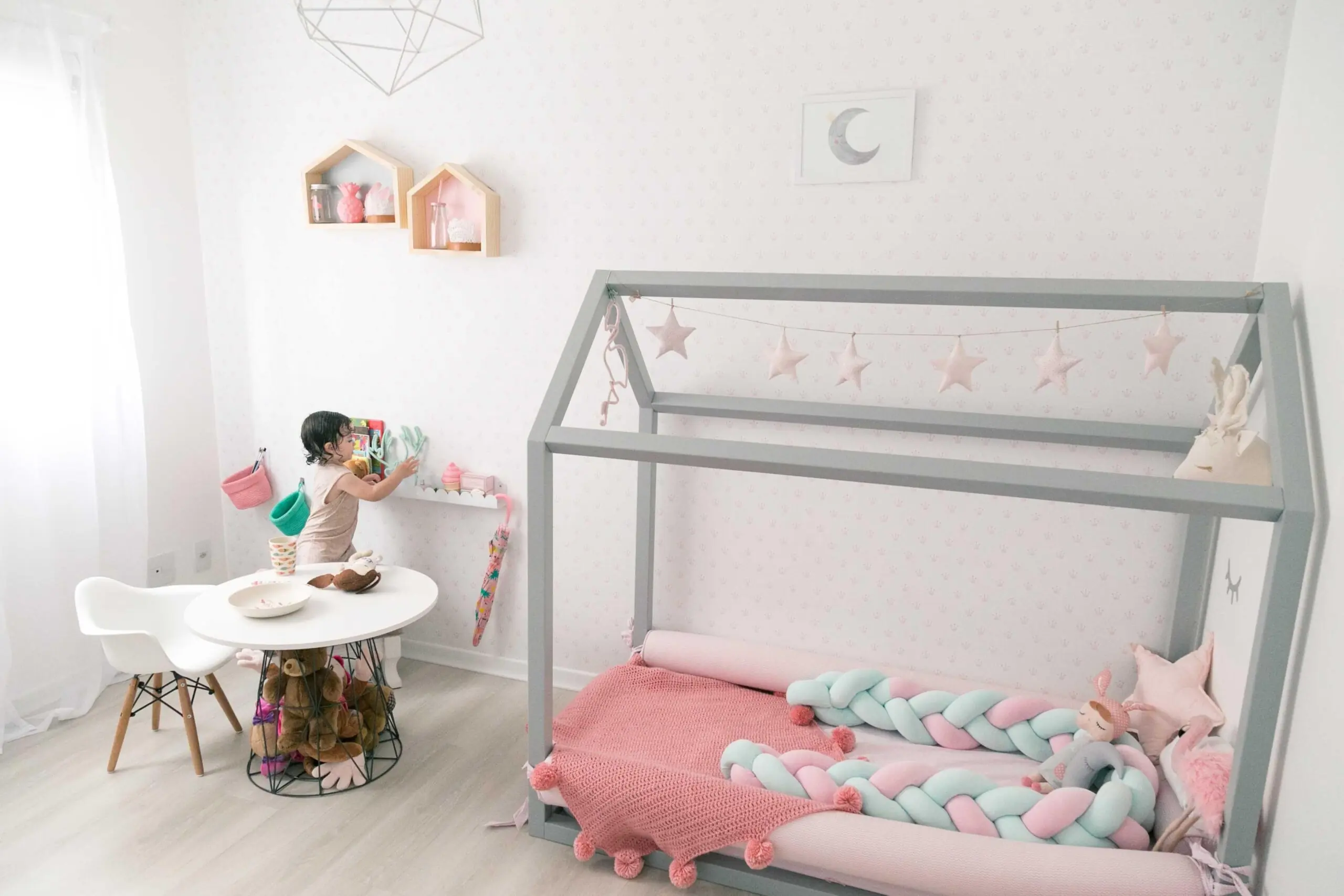 O quarto é uma forma de explorar o método montessori no lar