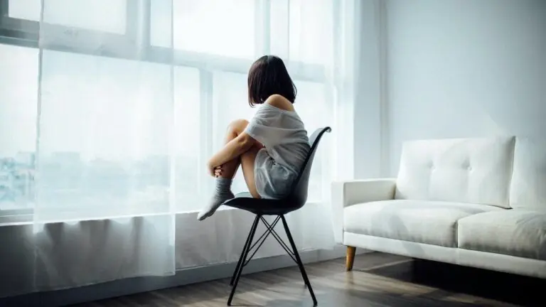 Crise de ansiedade: como reconhecer e aliviar os principais sintomas