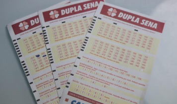 Dupla Sena de ontem - a imagem mostra três volantes da Dupla Sena