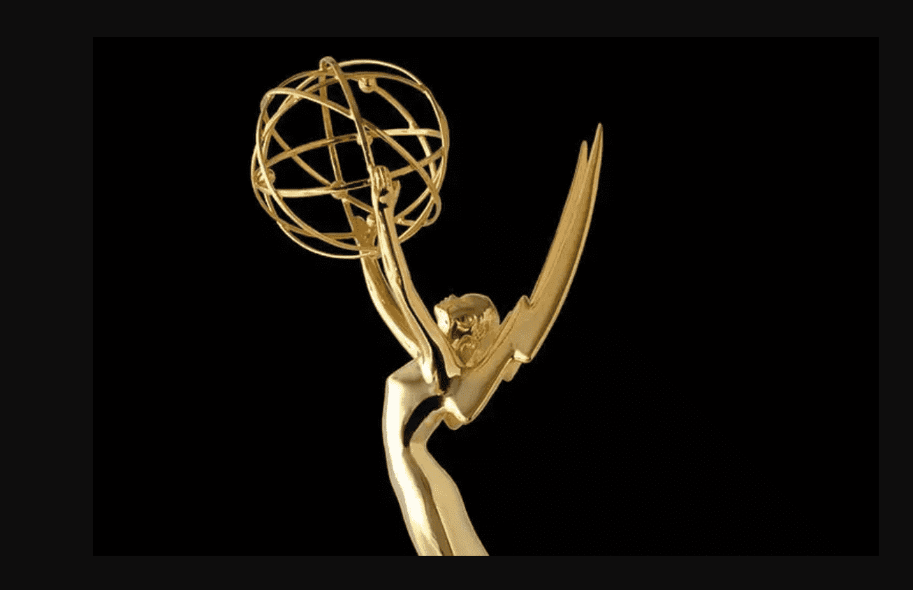 Foto mostra a estatueta do Emmy
