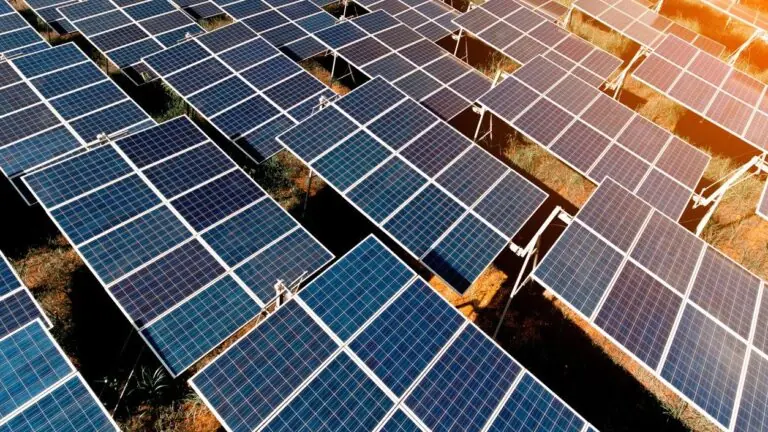 Investimentos em energia solar disparam em 2021 ao redor do mundo