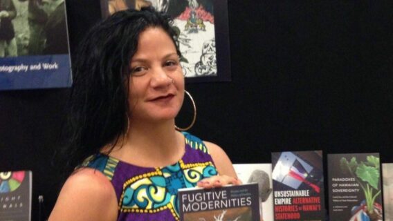 Mulher admite ter fingido ser negra durante 10 anos