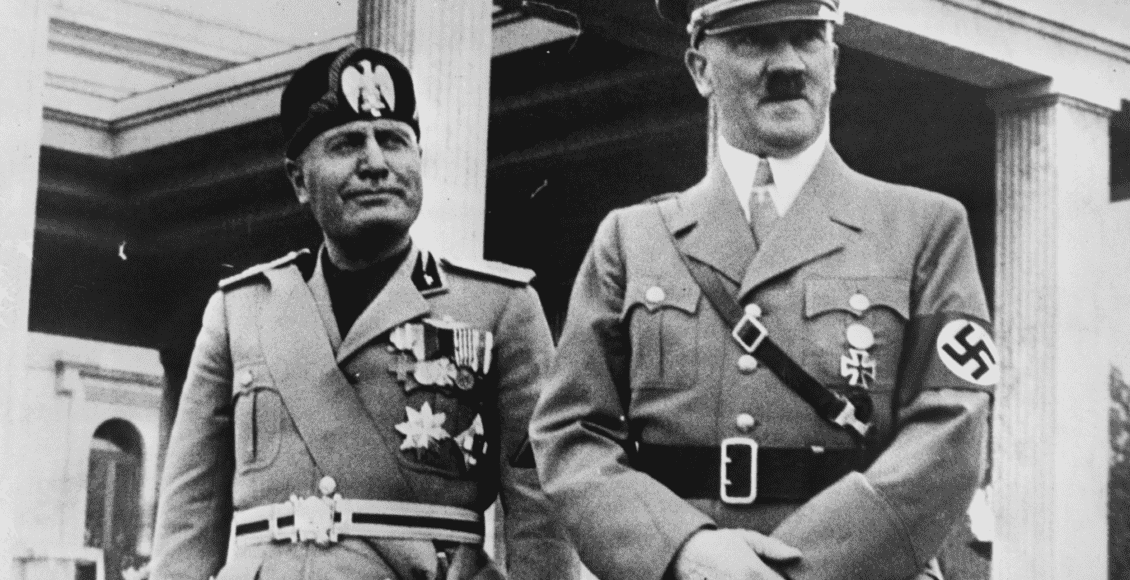 Foto mostra Hitler ao lado de Mussolini