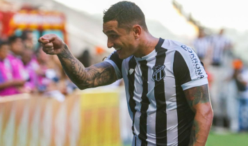"Pra cego ler": Na imagem, o jogador Vinícius do Ceará