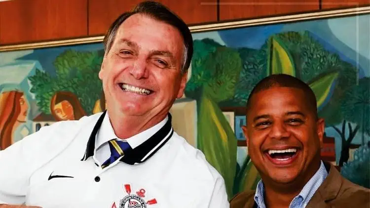 Foto mostra Jair Bolsonaro e Marcelinho Carioca