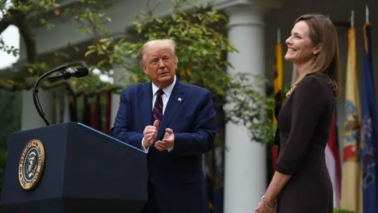 Trump escolhe a juíza conservadora Amy Coney Barrett para a Suprema Corte