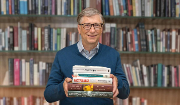 Bill Gates e alguns dos seus livros preferidos