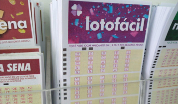Resultado da Lotofácil de ontem - Suporte de parede com bloco de volantes da Lotofácil