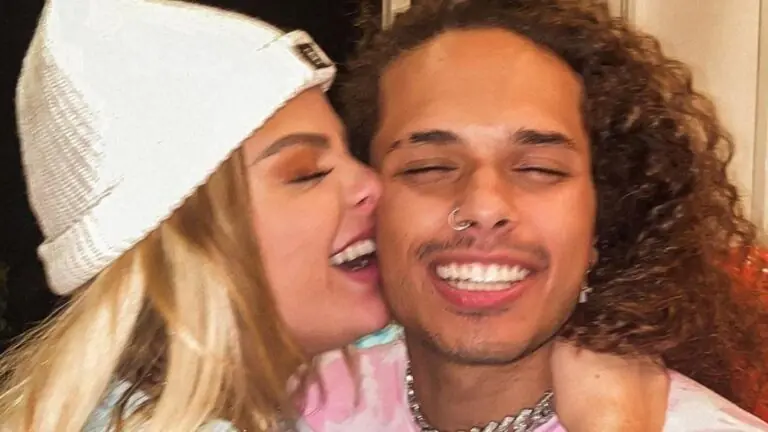 Luísa Sonza e Vitão assumem namoro; saiba como começou o romance