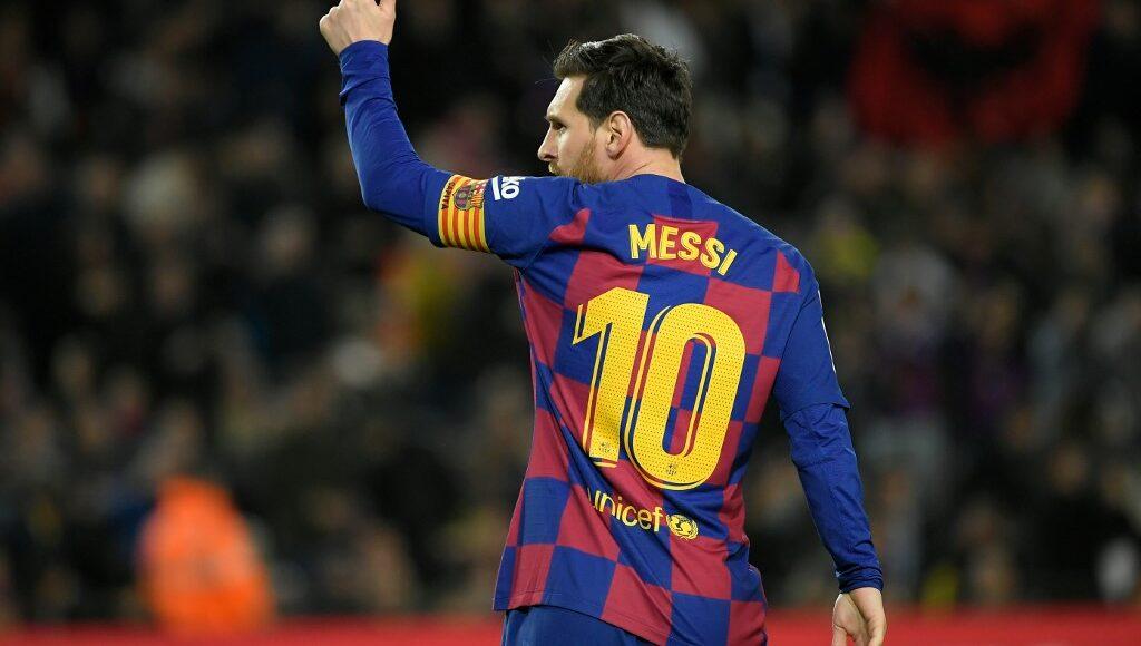 Messi anuncia que permanece no Barcelona