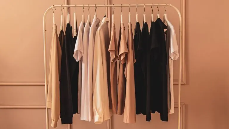 Armário cápsula: saiba como montar seu guarda-roupa minimalista
