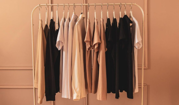 Armário cápsula: saiba como montar seu guarda-roupa minimalista